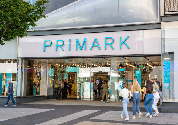 Primark em Destaque Descubra as Possibilidades na Primark: Vagas Abertas Para Apaixonados por Moda